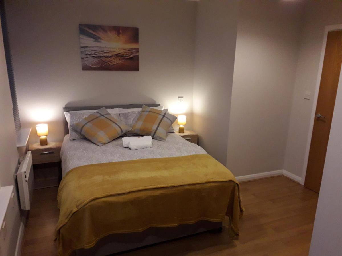 Luxury And Stylish 2 Bedroom Apartment With En-Suite Luton  Extérieur photo