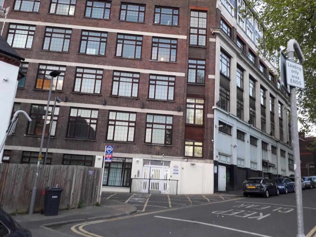 Luxury And Stylish 2 Bedroom Apartment With En-Suite Luton  Extérieur photo