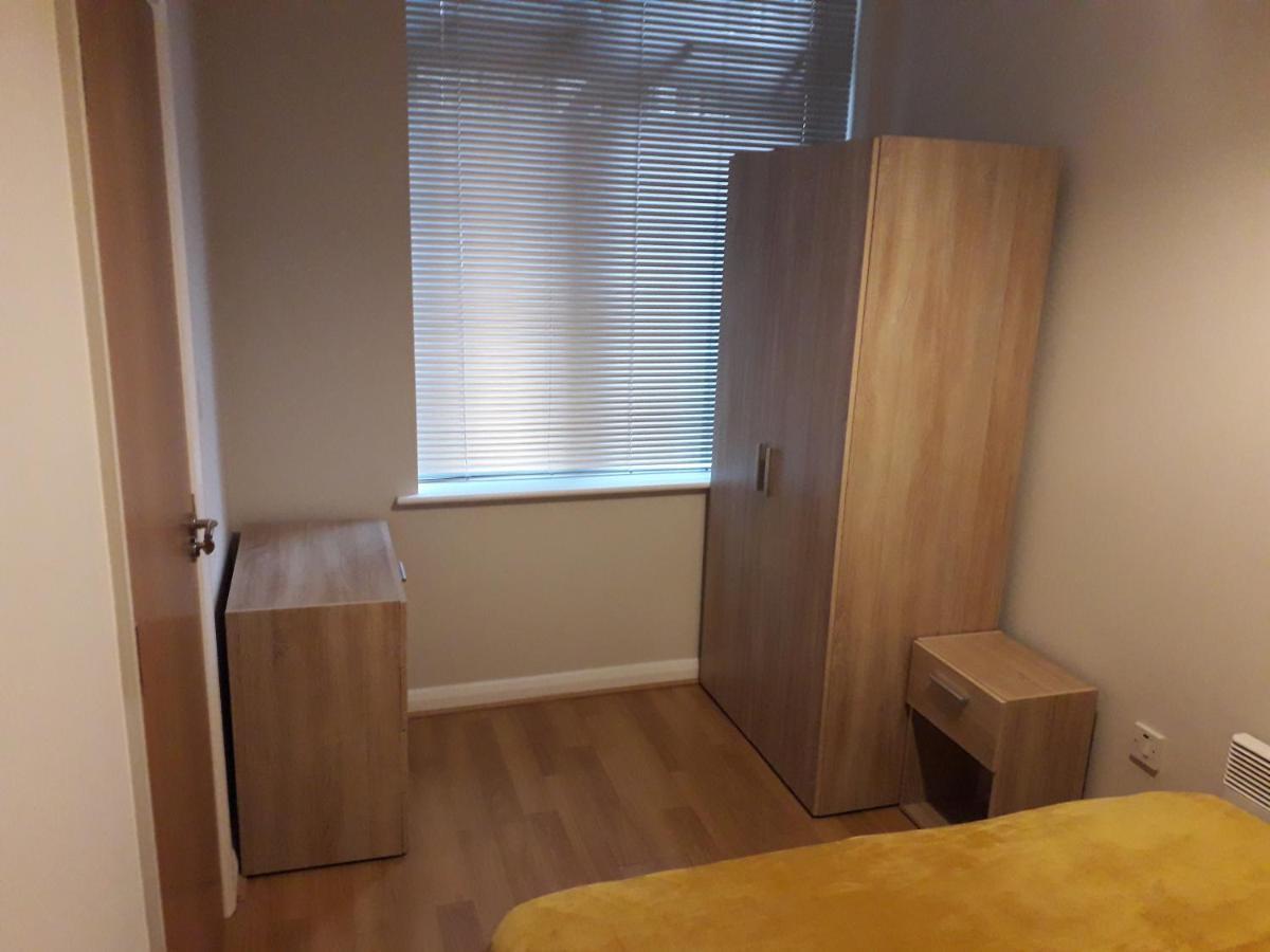 Luxury And Stylish 2 Bedroom Apartment With En-Suite Luton  Extérieur photo